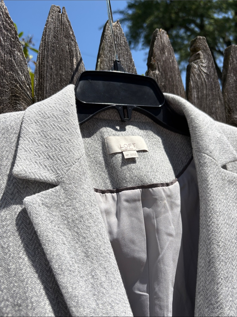Loft 4P silver cotton herringbone blazer with elbow patches. - Picture 3 of 6